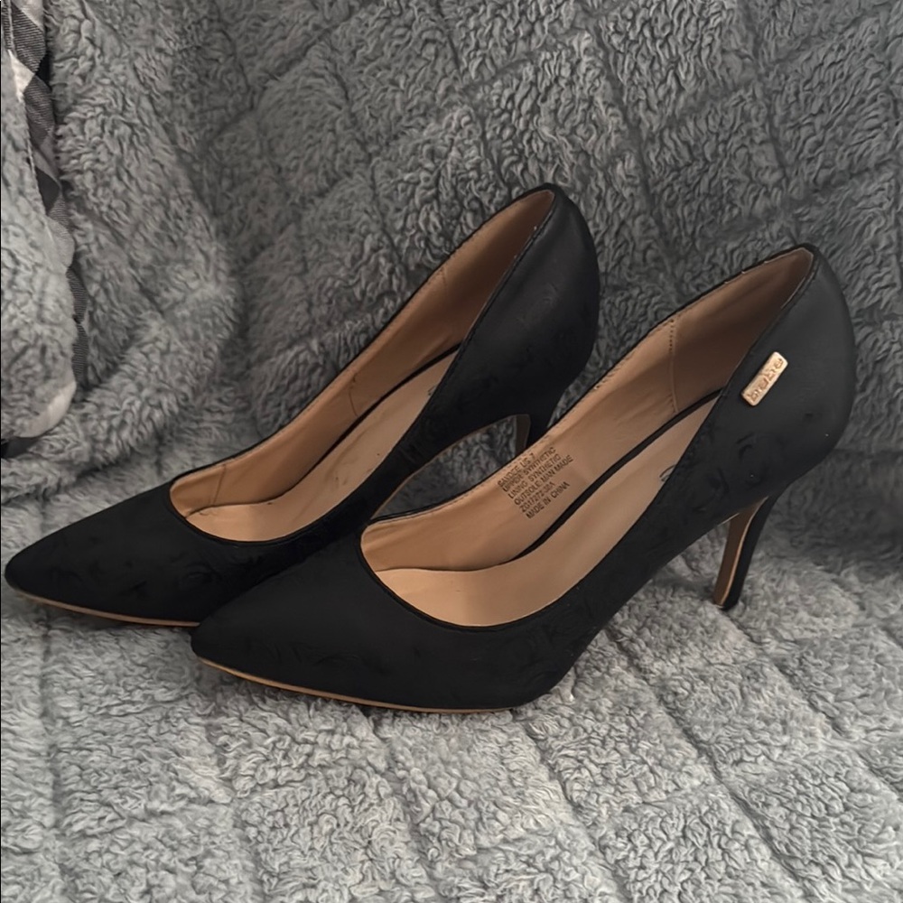 bebe Sophisticated Black Pumps